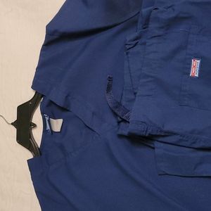 Men's set of navy scrubs. Medium